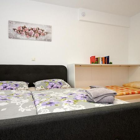 Hueblers-Schlafquartier Ξενοδοχείο Fürstenwalde Εξωτερικό φωτογραφία